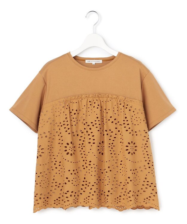 23区 【先行予約】カットワークエンブロイダリー スカラップヘム トップス キャメル系