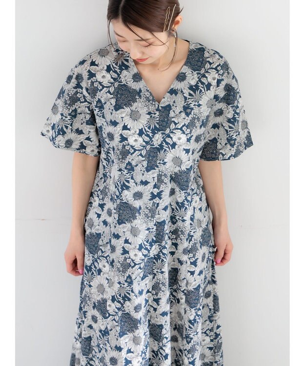Te chichi 【LIBERTY FABRICS】Vネックフレアワンピース ネイビー