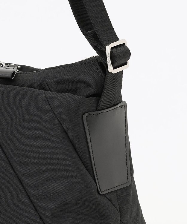 Y'SACCS ストリームラインショルダー ブラック