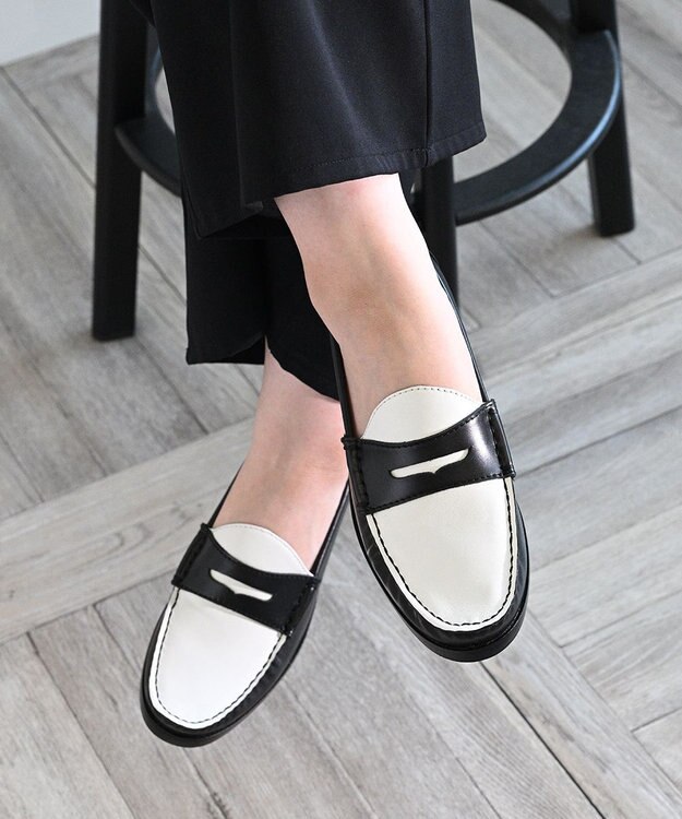 APOM 本革ペニーローファー 25 ブラック×ホワイト