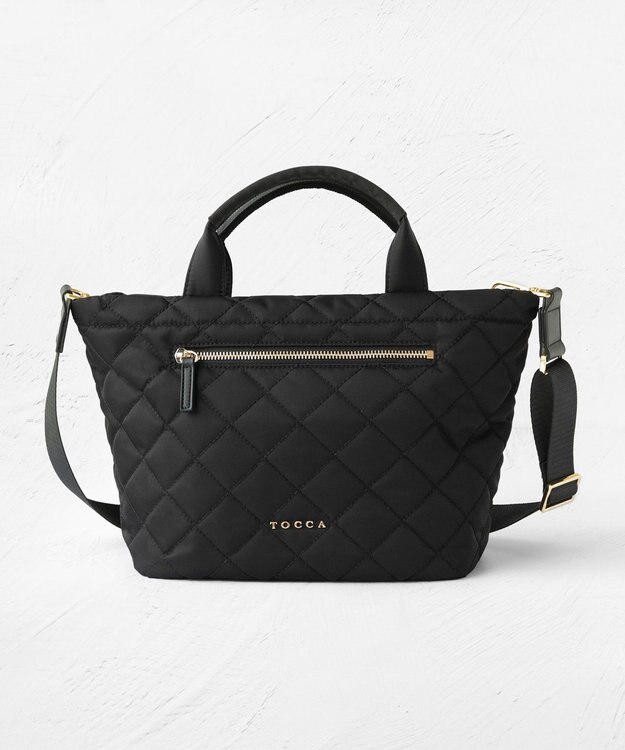 TOCCA TRACE PAVE FASTENER TOTE ナイロンキルトバッグ ブラック系