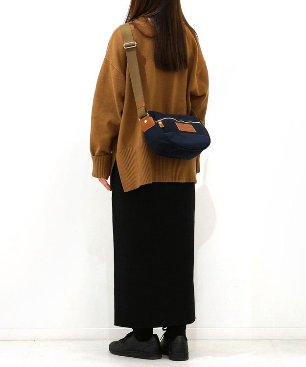 FOLNA RD ユニセックスナイロン ショルダー M-SIZE ネイビー