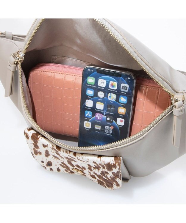 UNBILLION カカトゥ kakatoo / カウヘアポケットボディバッグ ライトグレー