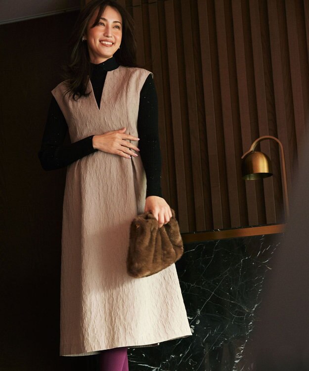 組曲 【前後着用・手洗い可】ELENAスパンコール襟デザイン ニット ブラック系