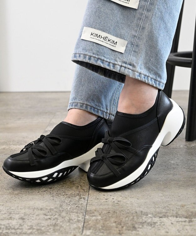APOM ウォーターレジストプラットフォームリボンスニーカー ブラック