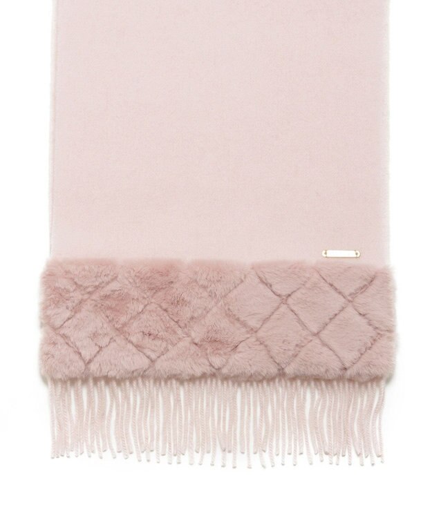 MOONBAT 【WEB限定】フルラ (FURLA)エコファー付きマフラー 無地×キルト風 ウールマフラー ロゴプレート付き ペールピンク