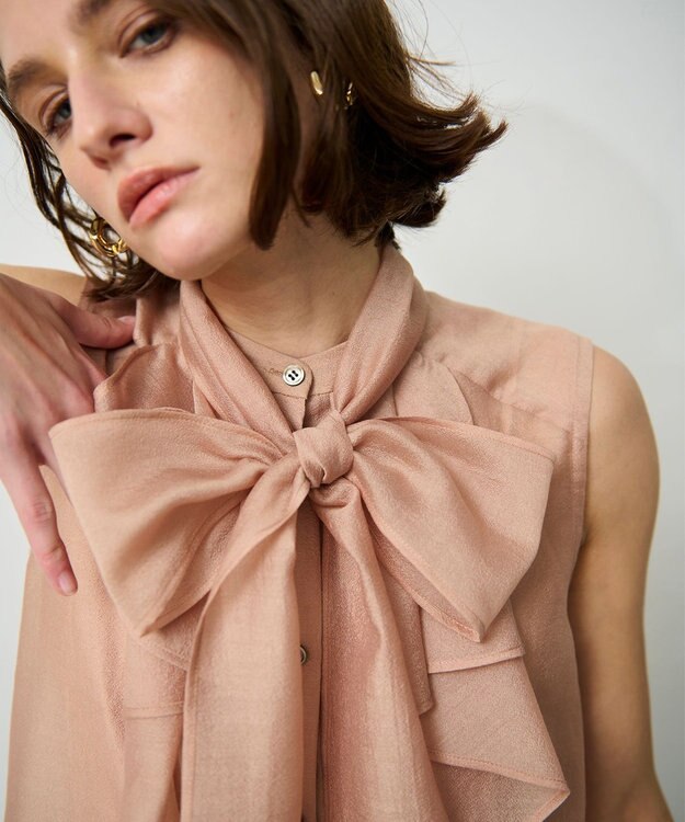 GRACE CONTINENTAL シアーボウタイノースリーブ ベージュ