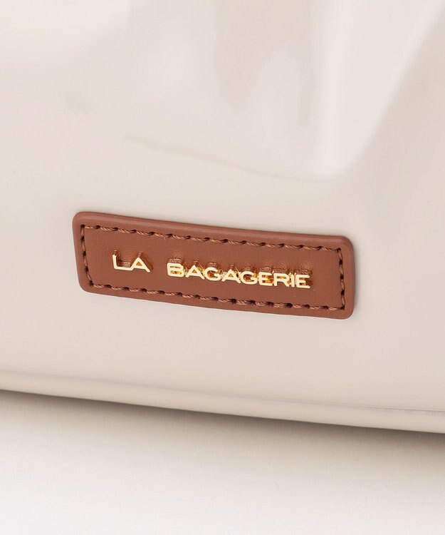 LA BAGAGERIE ソフトエナメル2WAYハンドバッグ Mサイズ アイボリー