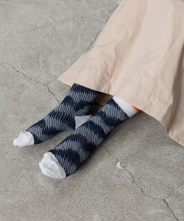 TRICOTE バンピーぼかしボーダーソックス 39NAVY