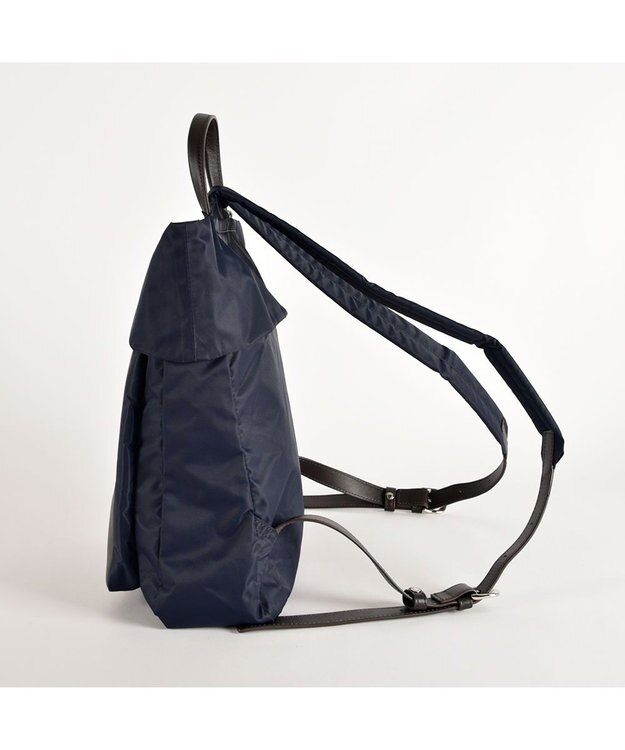 Y'SACCS リサイクルナイロン×カウレザー ラップリュック　Sサイズ ネイビー