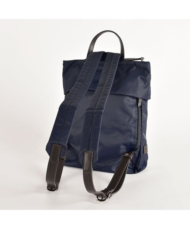 Y'SACCS リサイクルナイロン×カウレザー ラップリュック　Sサイズ ネイビー