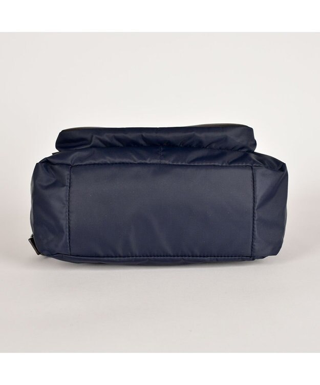 Y'SACCS リサイクルナイロン×カウレザー ラップリュック　Sサイズ ネイビー