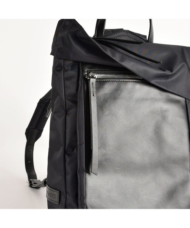 Y'SACCS リサイクルナイロン×カウレザー ラップリュック　Sサイズ ブラック