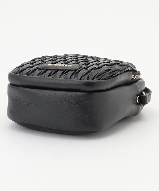 LA BAGAGERIE ランダムプリーツショルダーバッグ タテ ブラック