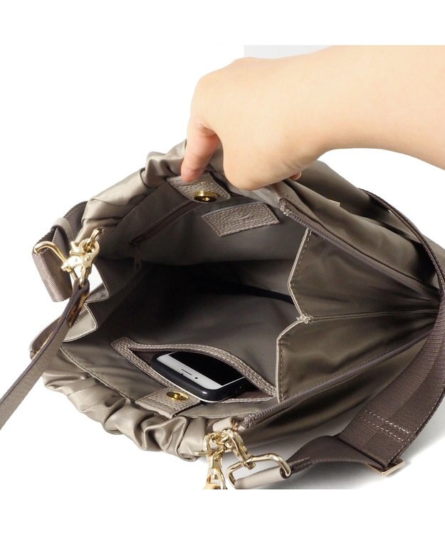 PELLE BORSA ミドルサイズショルダー W Face 4658 チアーズ トープ