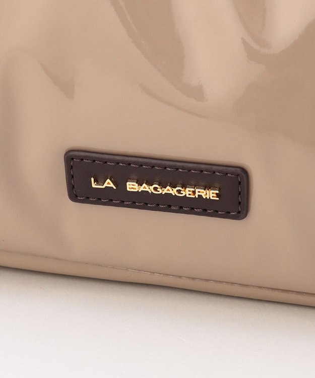 LA BAGAGERIE ソフトエナメル2WAYハンドバッグ Mサイズ グレージュ