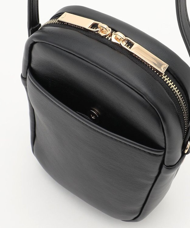 LA BAGAGERIE ランダムプリーツショルダーバッグ タテ ブラック