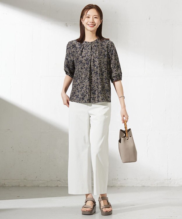 J.PRESS LADIES 【洗える】ボタニカルプリント ブラウス カーキ系5