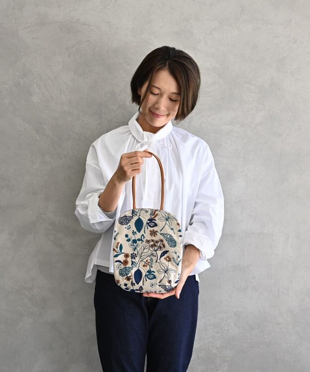 AND WOOL 筆記帳刺繍のminiバッグ ベージュ