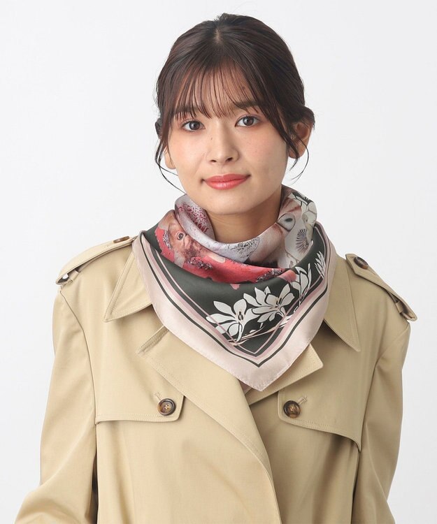 MOONBAT 【WEB限定】PAUL & JOE ACCESSOIRES シルクツイル キャットコラージュスカーフ 58×58cm Collage(ベージュ)