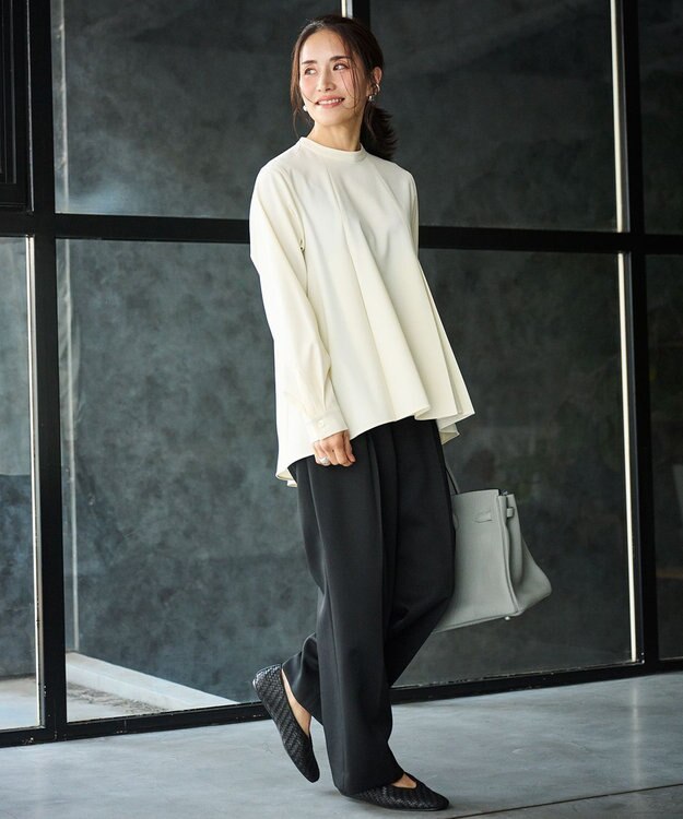 #Newans 〈亀恭子さんコラボ〉パネルタックAラインブラウス オフ