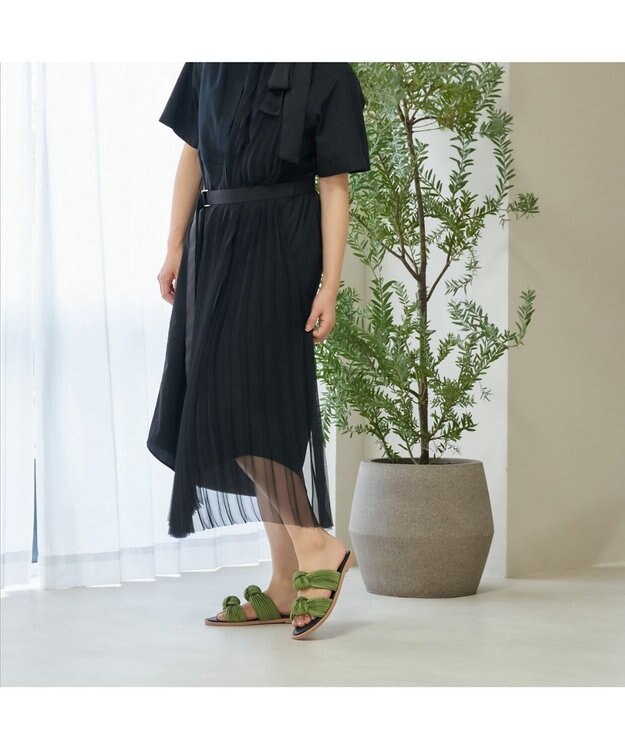MODE ET JACOMO <carino>プリーツスポンジサンダル グリーン