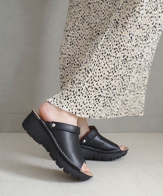 Pointer 本革 超軽量厚底サボサンダル ブラック