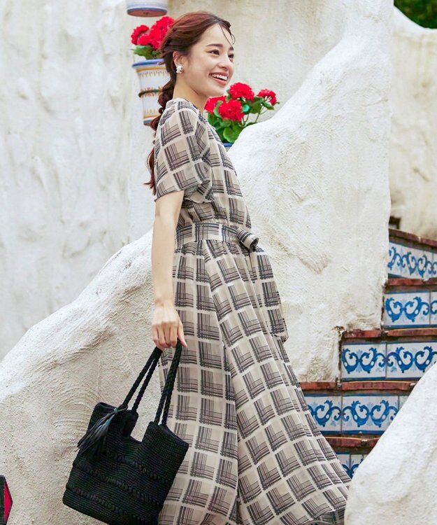 Tiaclasse 【新色追加・洗える】チェック柄フレア袖シアーワンピース ベージュ