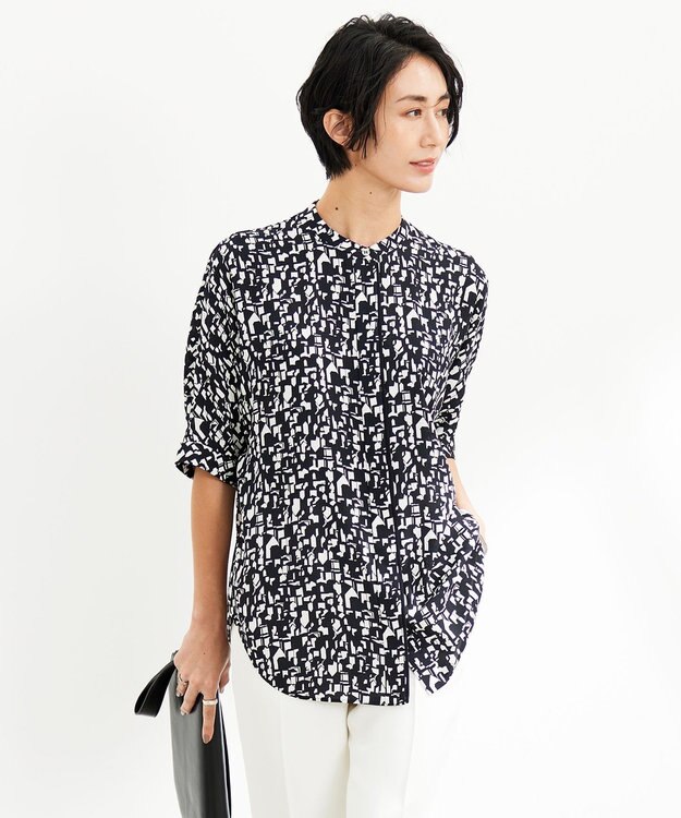 ICB 【新色追加・接触冷感・UVケア・速乾・洗える】BackSatinAmunzen 5分袖バンドカラーブラウス ブラック×オフホワイト系