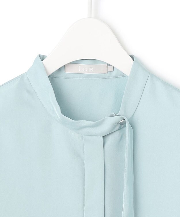 ICB 【接触冷感・速乾・洗える】シルキーツイル デザインブラウス スカイブルー系