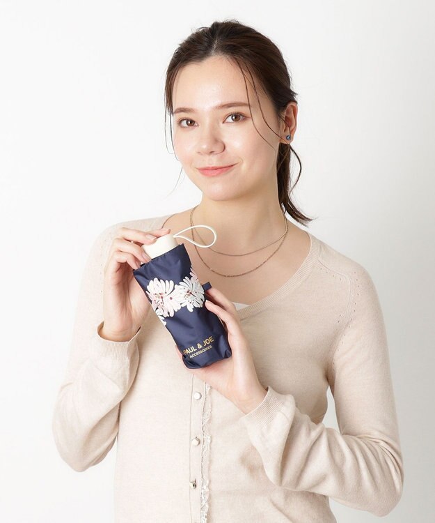 MOONBAT 【WEB限定/一級遮光99.99%】晴雨兼用折りたたみ日傘 ポール&ジョー(PAUL & JOE ACCESSOIRES)クリザンテーム/バイカラー 雨の日OK 遮熱 簡単開閉 UV 晴雨兼用 ネイビーブルー