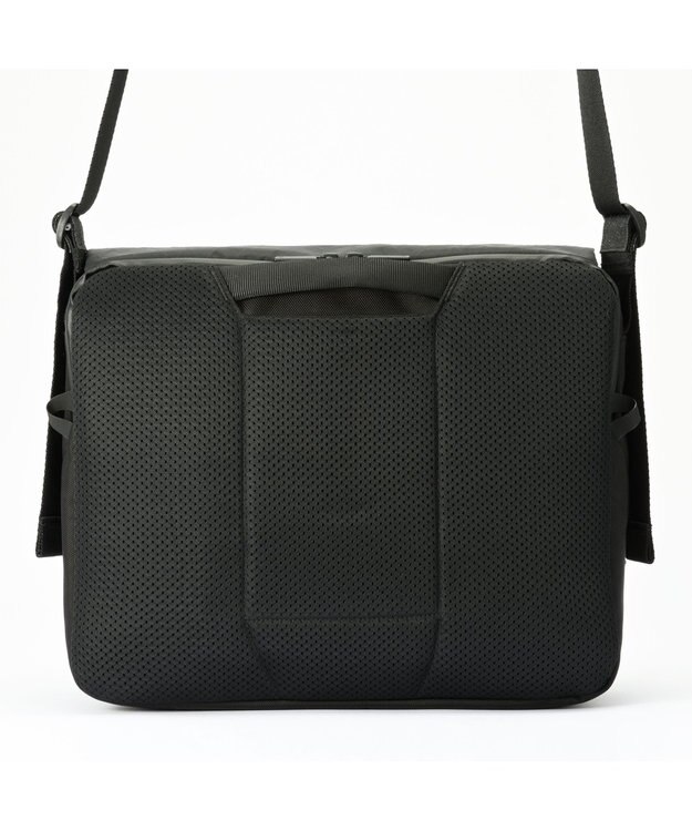 ACE BAGS & LUGGAGE ace. ラグレンティスクロスX ショルダーバッグ A4/13.3インチPC収納 高強度 高撥水 軽量 20067 エース ブラック