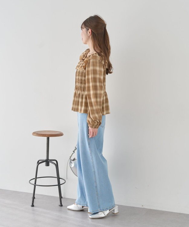 earth music&ecology 【予約】チェックシャーリングブラウス キャメル