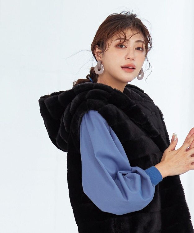 Tiaclasse 【2WAY】着回し自由のリバーシブルキルトフェイクファーベスト ブラック