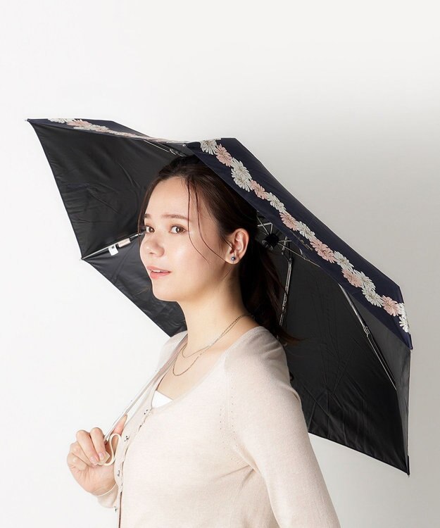 MOONBAT 【WEB限定/一級遮光99.99%】晴雨兼用折りたたみ日傘 ポール&ジョー(PAUL & JOE ACCESSOIRES)クリザンテーム/バイカラー 雨の日OK 遮熱 簡単開閉 UV 晴雨兼用 ネイビーブルー