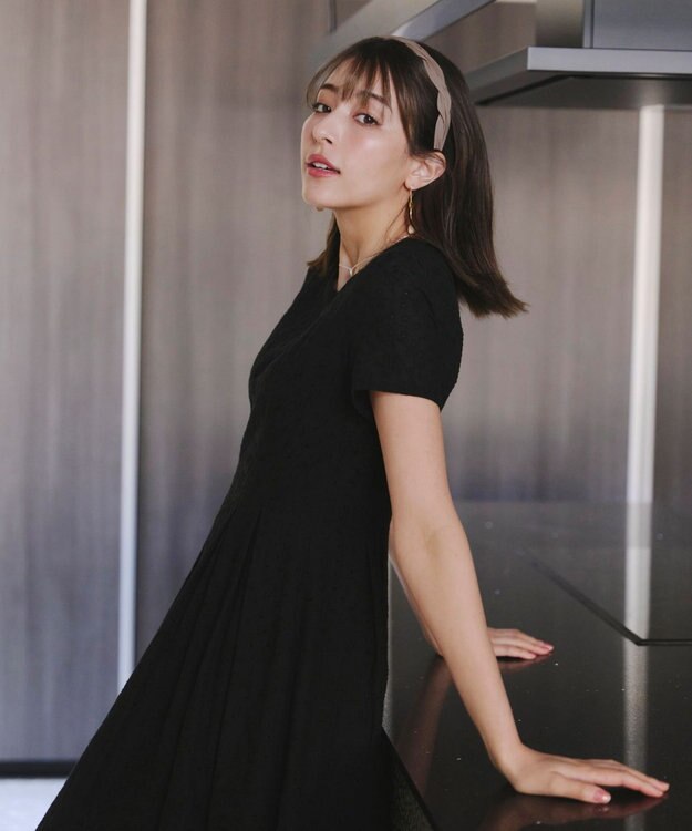 Tiaclasse ツイストデザインブレイドカチューシャ ベージュ(幅細タイプ）