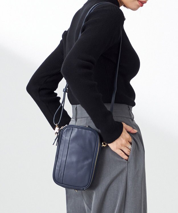 Y'SACCS 木村多江×Y'SACCS スクエアマルチショルダー ネイビー