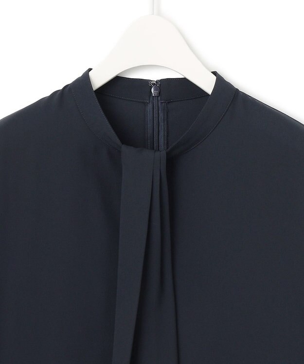 ICB 【接触冷感・UVケア・速乾・洗える】BackSatinAmunzen  5分袖スカーフタイブラウス ネイビー系