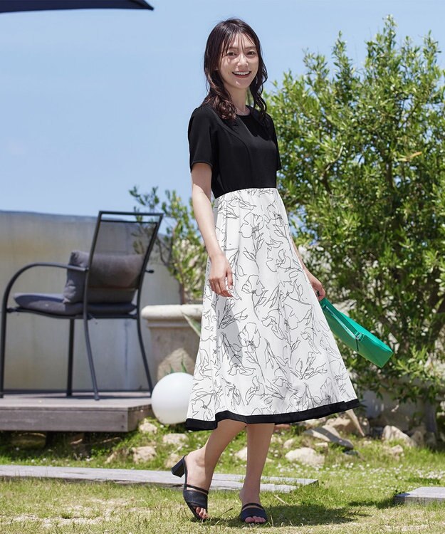 Tiaclasse 【小倉優子さん着用・新色追加・洗える】モノトーンフラワープリントワンピース ブラック×オフホワイト