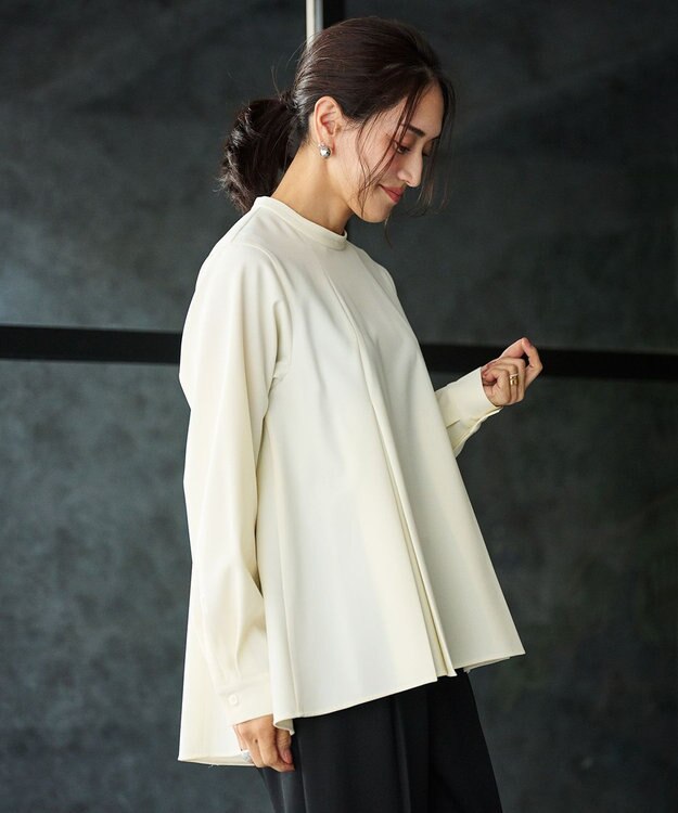 #Newans 〈亀恭子さんコラボ〉パネルタックAラインブラウス オフ