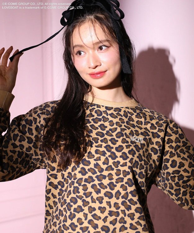 Green Parks ■ＬＯＶＥ　ＢＯＡＴ　ロゴ刺繍スウェット Leopard
