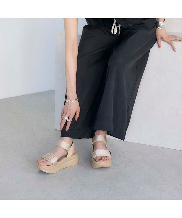 MODE ET JACOMO <noyau>厚底サテンベルクロスポーツサンダル ベージュ