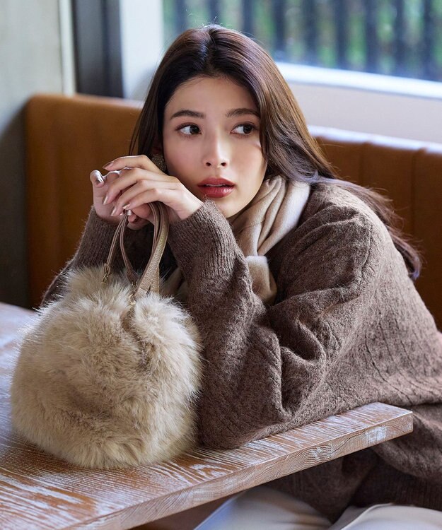 Tiaclasse フェイクファー巾着バック グレージュ