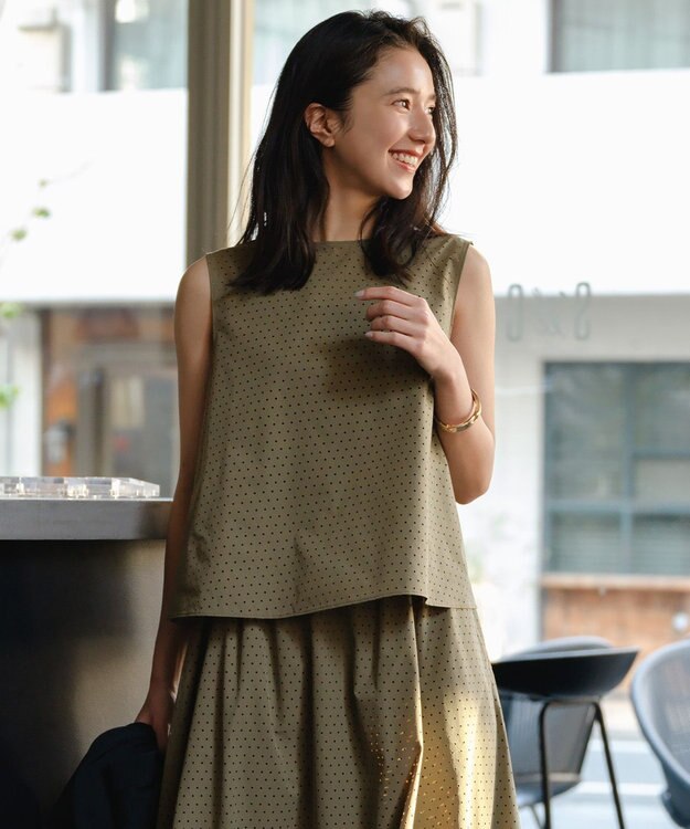 UNFILO 【セットアップ着用可】FINE MOVE パンチング ドットブラウス カーキ