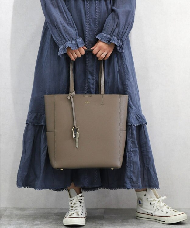 style code 【 A4サイズ収納可能 】【WEB限定商品】キーリングチャーム付き　軽量 ラージトートバッグ グレージュ