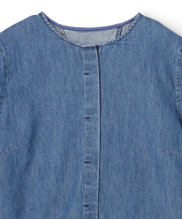 uncrave ライトデニム パフスリーブブラウス ブルー（クリスウェブ佳子さん着用）