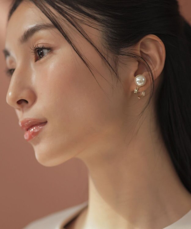 組曲 リボンパール2WAYイヤリング ゴールド系