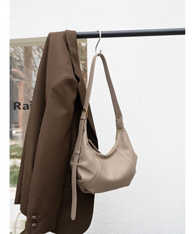 style code 【ペットボトル収納可能】[Lyrss/リルス] 牛革 ショルダーバッグ グレージュ