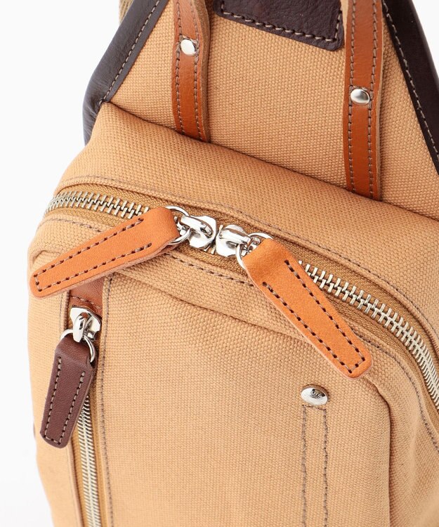 UNBILLION Otias 8号キャンバス牛革付属タテ型ボディバッグ ベージュ