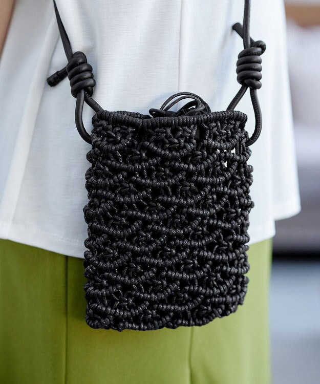 Tiaclasse マクラメショルダーバッグ ブラック